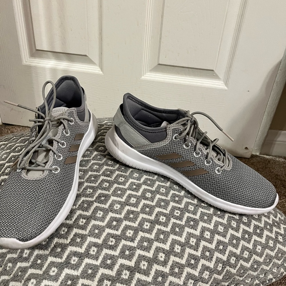 EUC Adidas gray cloudfoam sneakers